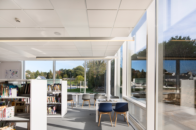 Médiathèque Le Quatro — éclairage équipement — Baud (56) France — luminaires haut de gamme VIP Lighting